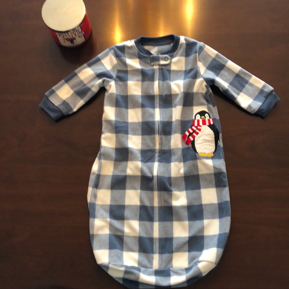 Carter’s EUC baby fleece sleeper